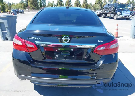 2018 Nissan Altima 2.5/S/Sv/Sl/Sr z USA, uszkodzony, nr VIN 1N4AL3AP1JC121909